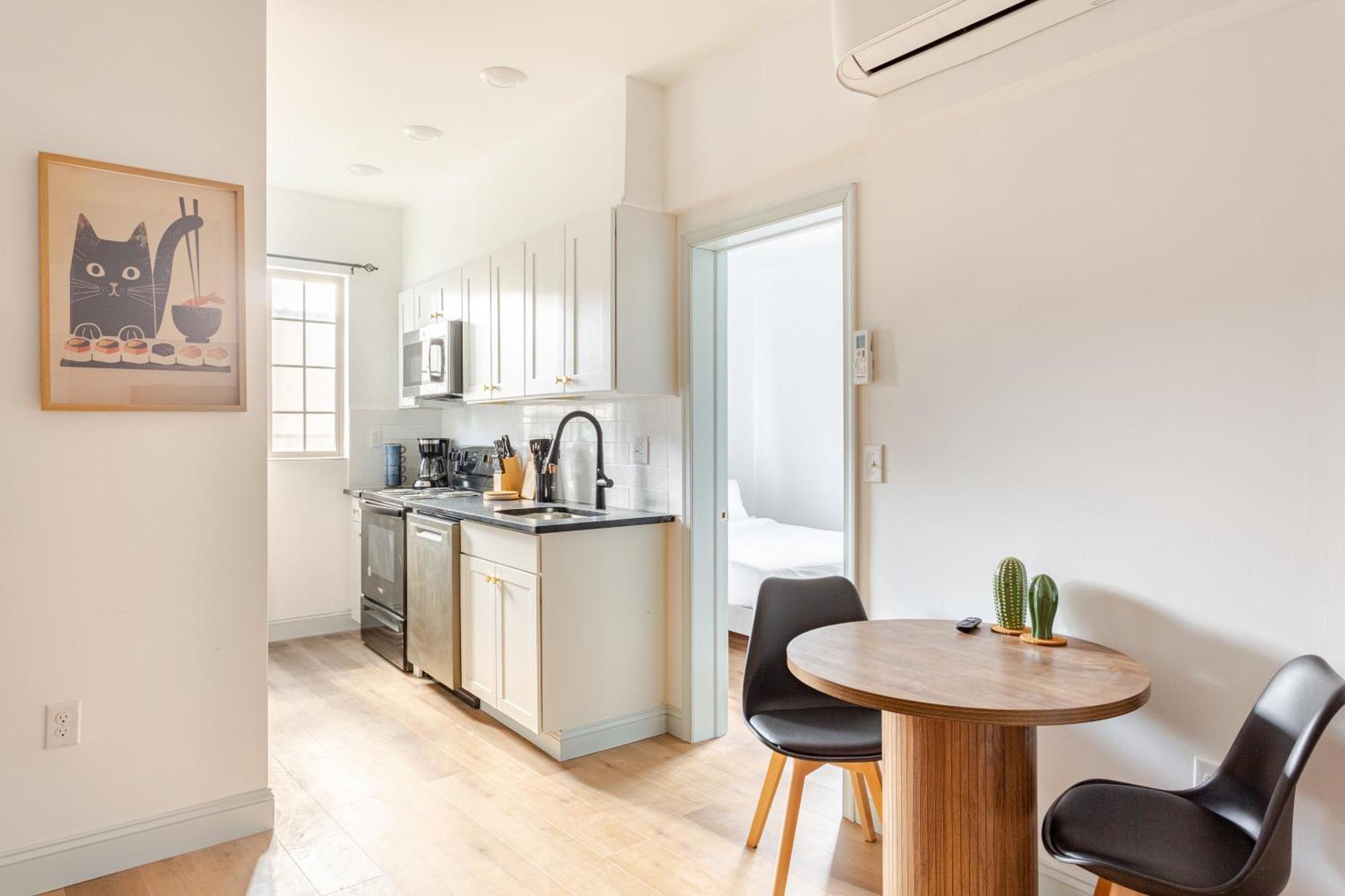 Aparthotel Cozy In Prime Location - Trendy Fishtown, Subway & Center City!